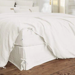 Cache-sommier à Nouettes Lin Lavé 10 Cache-sommier à Nouettes Lin Lavé -Magasin De Literie cache sommier blanc ambiance 1 1