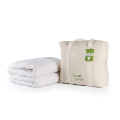 Couette Hiver Laine Vierge 600g 11 Couette Hiver Laine Vierge 600g -Magasin De Literie couette hana emballage fond blanc 2