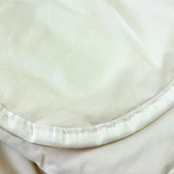 Couette Mi-saison Laine Vierge 400g 9 Couette Mi-saison Laine Vierge 400g -Magasin De Literie couette hana fond blanc 3