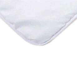 Pack Couette Légère Et Oreiller Moelleux Bébé Anti-acariens 17 Pack Couette Légère Et Oreiller Moelleux Bébé Anti-acariens -Magasin De Literie couetteb b detail 1