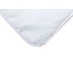 Pack Couette Légère Et Oreiller Moelleux Bébé Anti-acariens 16 Pack Couette Légère Et Oreiller Moelleux Bébé Anti-acariens -Magasin De Literie couetteb b detail 3
