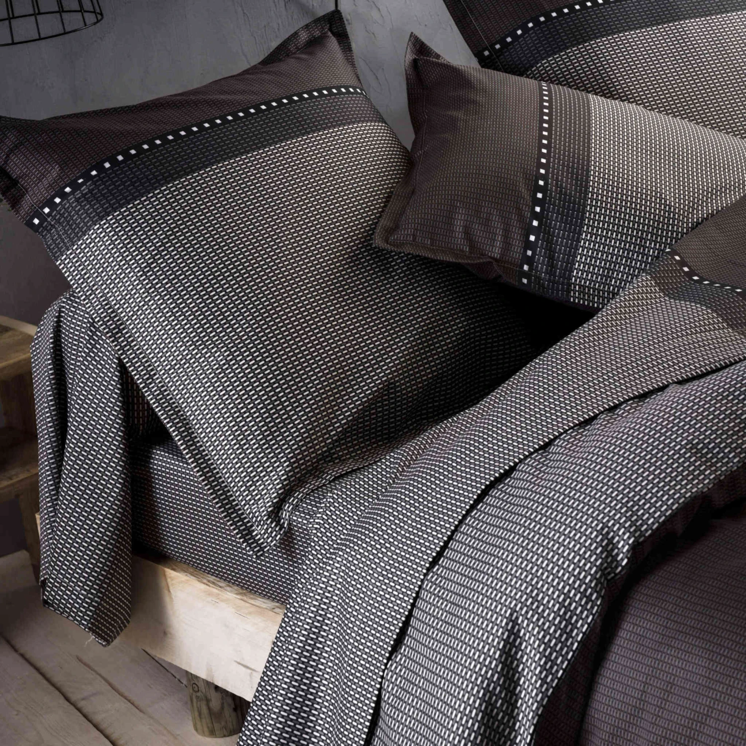 Drap Housse Satin De Coton Enzo Noir Bonnet 30 Cm - Tradilinge 4 Drap Housse Satin De Coton Enzo Noir Bonnet 30 Cm - Tradilinge – Image 2