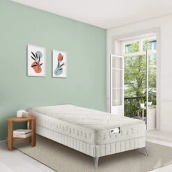 Matelas Simmons Ressorts Ensachés, Mousse, Lin Et Fibres Recyclées F1rst FR.2 -Magasin De Literie ens simmons first2 1place 3 4 ambiance