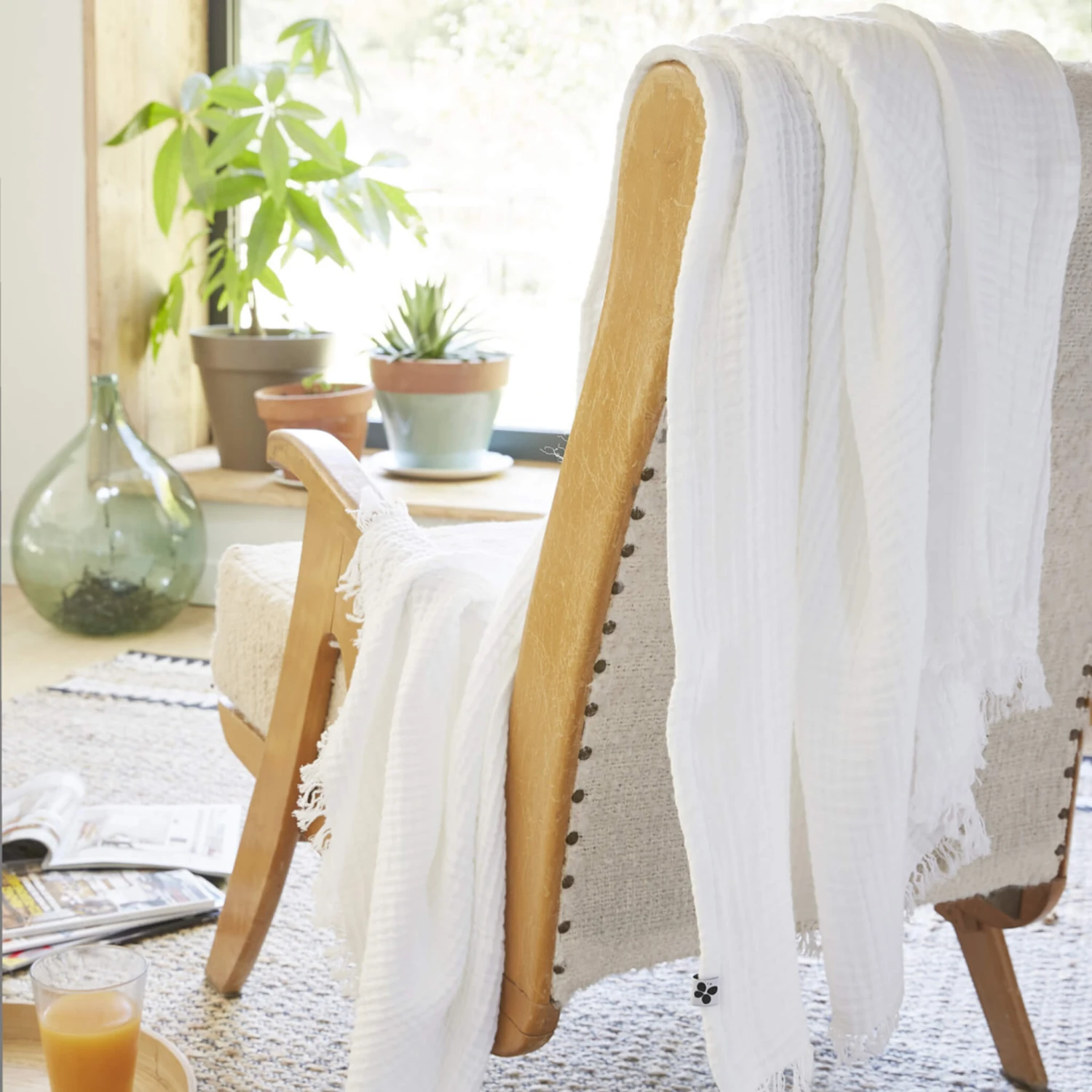 Plaid Gaze De Coton à Franges Blanc 6 Plaid Gaze De Coton à Franges Blanc – Image 4