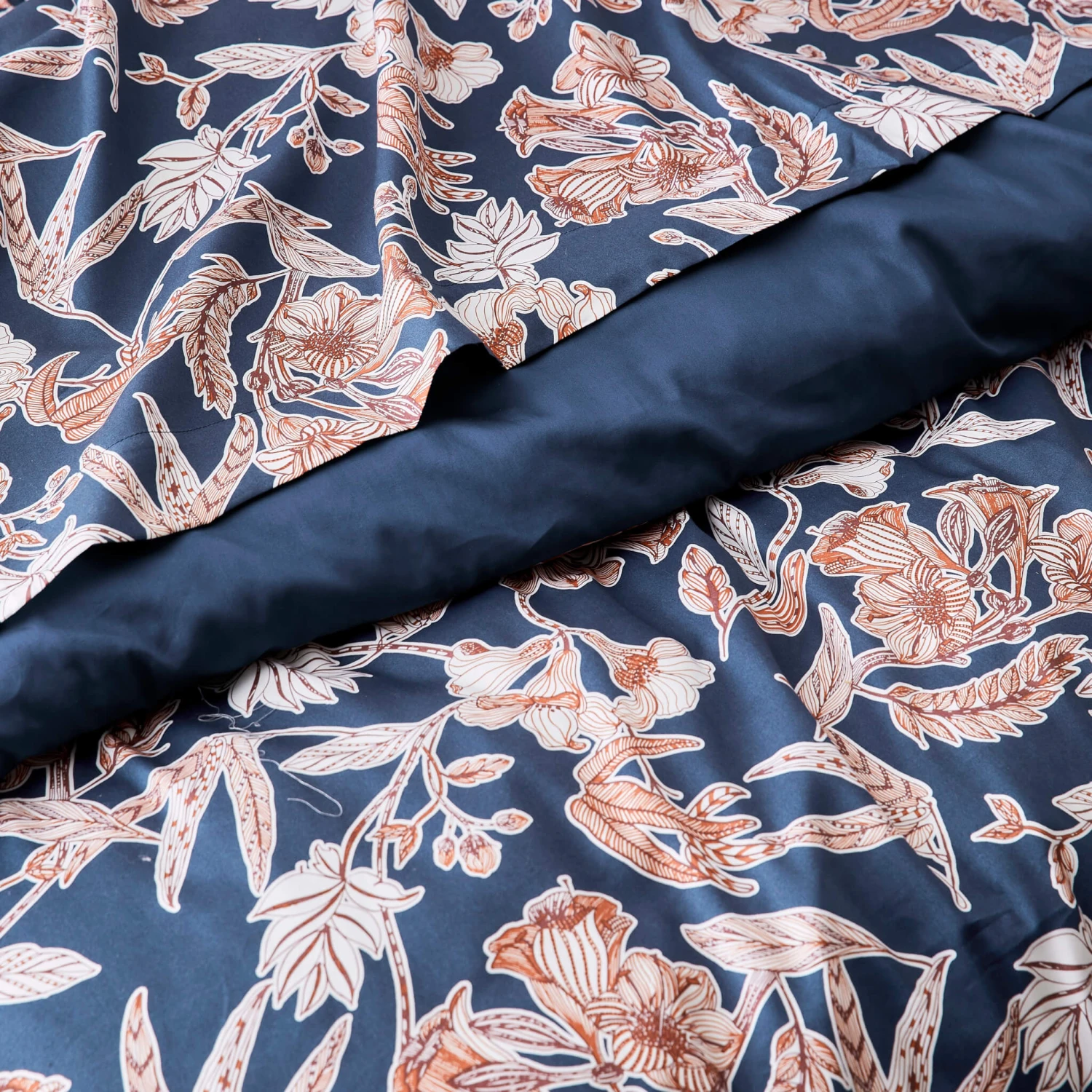 Parure De Lit Satin Botanic Nuit - Tradilinge 4 Parure De Lit Satin Botanic Nuit - Tradilinge – Image 2