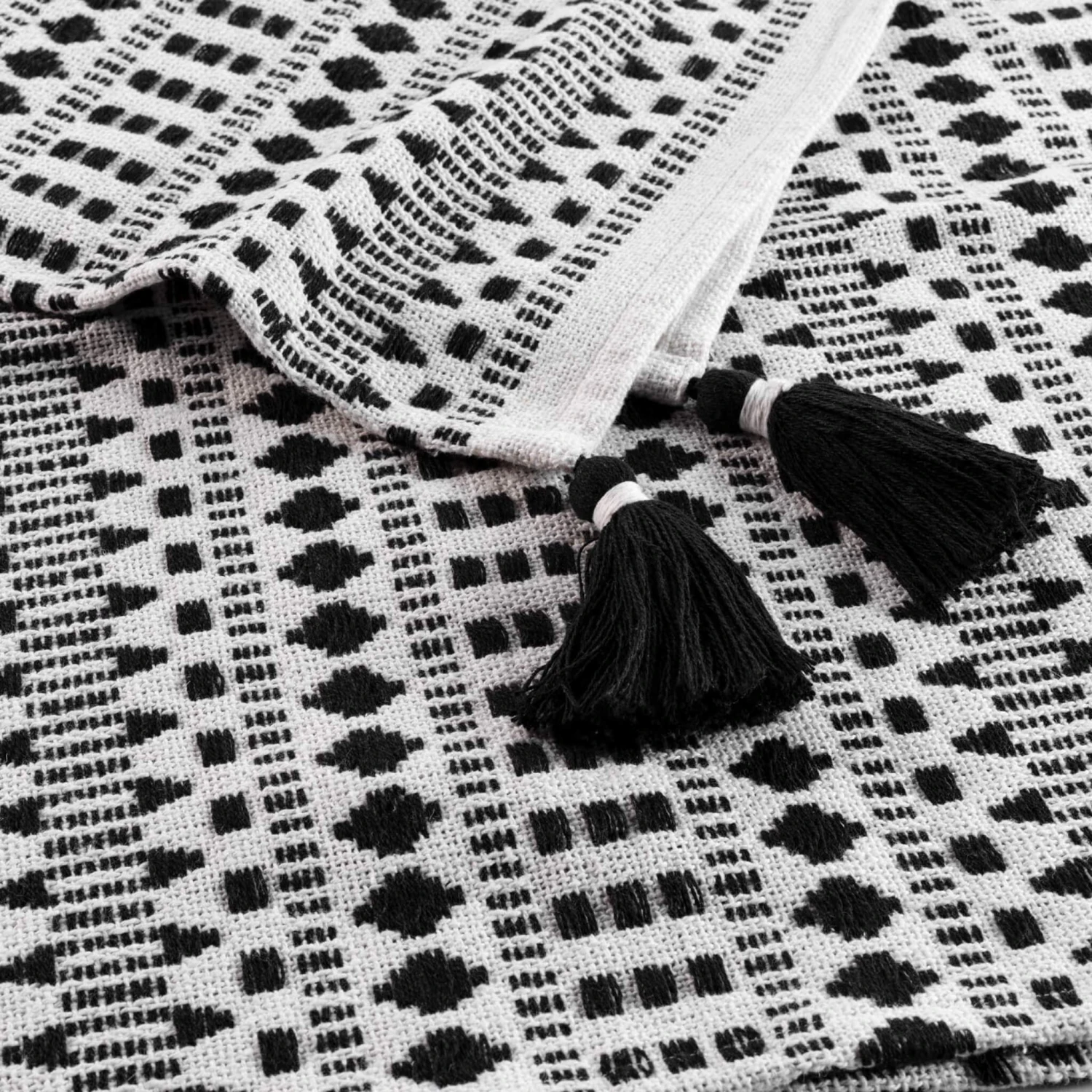 Plaid à Franges En Coton Tissia 125x150 Cm 5 Plaid à Franges En Coton Tissia 125x150 Cm – Image 3