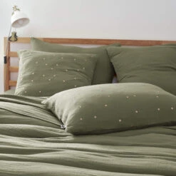 Taie D'oreiller à Pois Brodés Double Gaze De Coton Kaki 8 Taie D'oreiller à Pois Brodés Double Gaze De Coton Kaki -Magasin De Literie to chic kaki ambiance