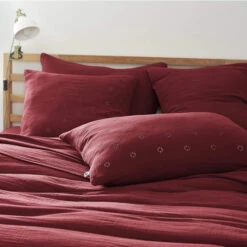 Taie D'oreiller Brodée Double Gaze De Coton Bordeaux -Magasin De Literie to boho bordeaux ambiance