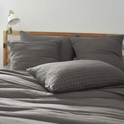 Taie D'oreiller à Carreaux Double Gaze De Coton Anthracite 7 Taie D'oreiller à Carreaux Double Gaze De Coton Anthracite -Magasin De Literie to mix ambiance anthracite 1